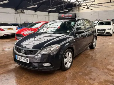Używany Kia Ceed 2012 Czarny Hatchback