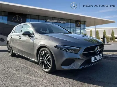 Begagnad Mercedes A180 Executive 2023 Grå Halvkombi