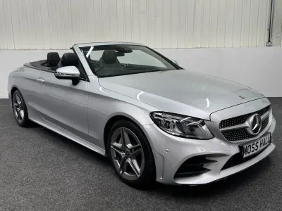 Usado Mercedes C300 AMG Line Premium 245 CV (180 kW) 2020 Plateado Descapotable