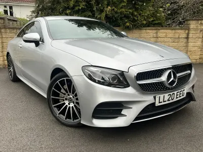 Usado Mercedes E220 AMG Line Premium 194 CV (142 kW) 2020 Plateado Coupe