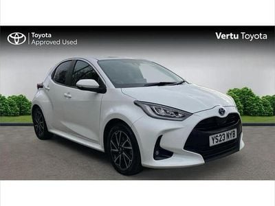 Used Toyota Yaris Hybrid Design 116 HP (85 kW) 2023 White Hatchback