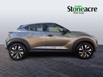 Używany Nissan Juke Acenta Premium 114 KM (83 kW) 2025 Szary SUV