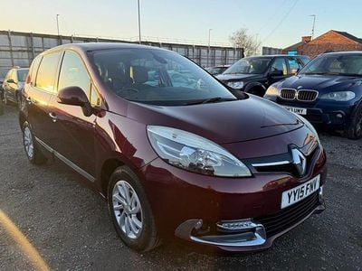 Used Renault Scénic III Dynamique 110 HP (80 kW) 2015 Red MPV