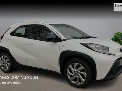 Used Toyota Aygo X PURE 72 HP (52 kW) 2023 White SUV