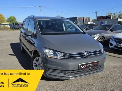 Usado VW Touran SE 150 HP (110 kW) 2021 Cinzento Monovolume