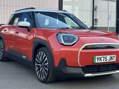 New Mini Aceman Exclusive 135 kW (184 HP) 2026 Red SUV