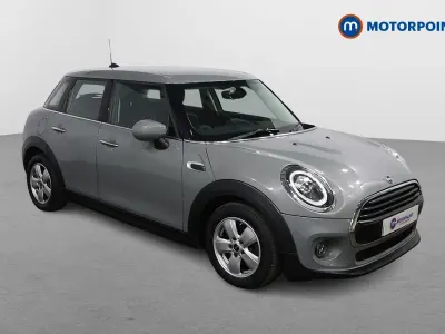 Usado Mini Cooper Classic 136 CV (100 kW) 2019 Gris Utilitario