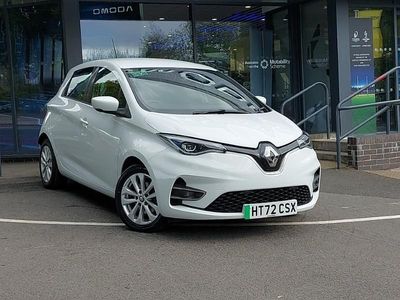 White Used 2022 Renault Zoe SE Hatchback | £11,698 (Fair price)