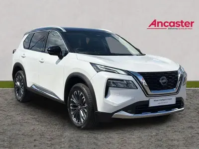 New Nissan X-Trail Tekna 163 HP (119 kW) 2026 Rl white with black metallic r SUV