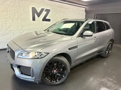 Usado Jaguar F-Pace Chequered Flag 180 HP (132 kW) 2019 Cinzento SUV