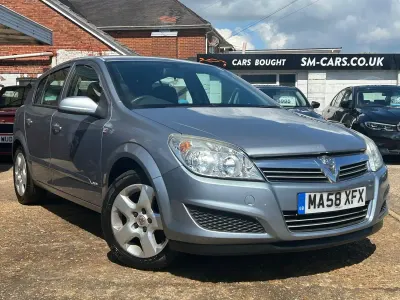 Second-hand Vauxhall Astra Club 115 CP (84 kW) 2008 Argintiu Hatchback