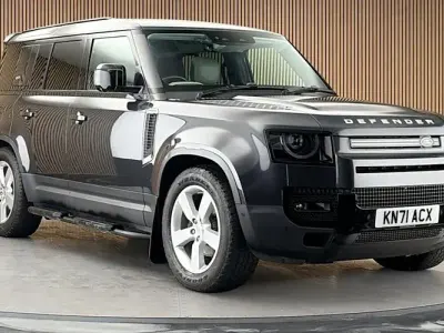 Used Land Rover Defender HSE 300 HP (220 kW) 2021 Grey SUV
