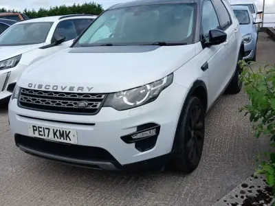 Used Land Rover Discovery Sport SE 180 HP (132 kW) 2017 White SUV