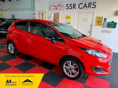 Used Ford Fiesta Style 82 HP (60 kW) 2014 Red Hatchback