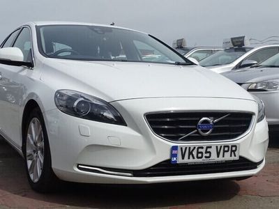 used Volvo V40 2.0 D4 SE LUX NAV 5d 187 BHP