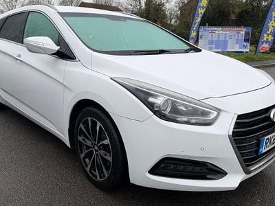 White Used 2016 Hyundai i40 SE Estate | £9,995 (A bit pricey)