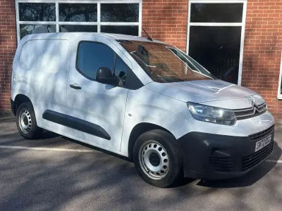 Second-hand Citroën Berlingo 100 CP (73 kW) 2022 Alb Monovolum