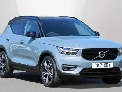 Begagnad Volvo XC40 R-Design 163 HK (119 kW) 2021 SUV