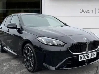 Begagnad BMW 120 M Sport 168 HK (123 kW) 2026 Svart Halvkombi