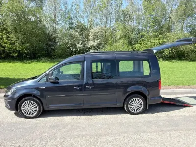 Usado VW Caddy Life 122 CV (89 kW) 2016 Azul Monovolumen