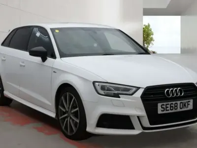 Begagnad Audi A3 Sportback Black Edition 2019 Vit Halvkombi