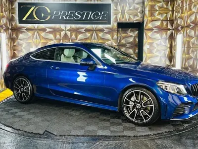 Usado Mercedes C300 AMG Line Premium 245 CV (180 kW) 2019 Azul Coupe