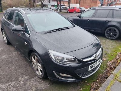 Used Vauxhall Astra SRi 165 HP (121 kW) 2013 Black Estate