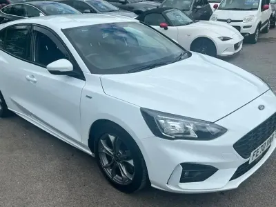 Used Ford Focus ST-Line 120 HP (88 kW) 2020 White Hatchback