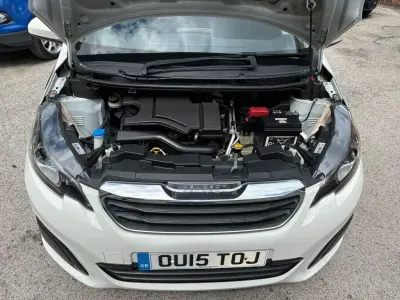 Used Peugeot 108 Active 68 HP (50 kW) 2015 White Hatchback