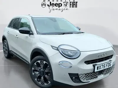 Used Fiat 600 La Prima 136 HP (100 kW) 2025 Beige SUV