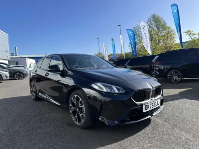 Begagnad BMW 120 M Sport 168 HK (123 kW) 2025 Svart Halvkombi