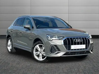 Używany Audi Q3 S-Line 150 KM (110 kW) 2022 Szary SUV