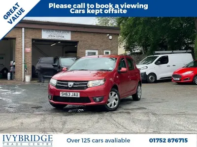 Usado Dacia Sandero Lauréate 75 CV (55 kW) 2013 Rojo Utilitario