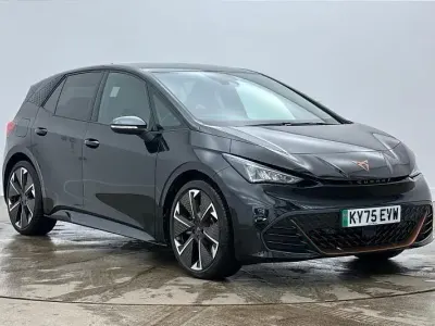 Begagnad Cupra Born e-Boost 169 kW (231 HK) 2025 Svart Halvkombi