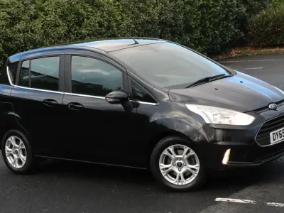 Begagnad Ford B-MAX Zetec 100 HK (73 kW) 2015 Svart Minibuss