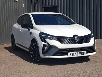 Używany Renault Clio V Esprit Alpine 143 KM (105 kW) 2023 Biały Hatchback