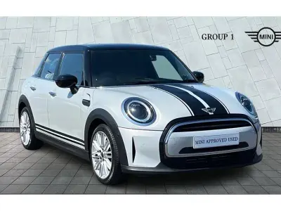 Gebraucht Mini Cooper Comfort 136 PS (100 kW) 2021 Weiß Kleinwagen