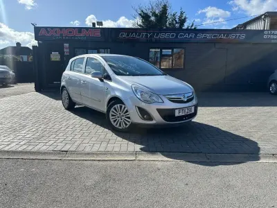 Używany Vauxhall Corsa Excite 2011 Srebrny Hatchback