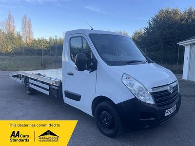 Used Vauxhall Movano 145 HP (106 kW) 2017 White MPV