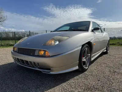 Usado Fiat Coupé 2000 Prateado Coupé