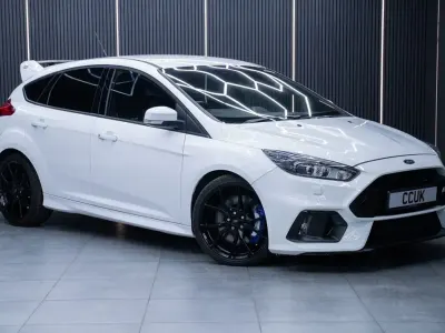 Used Ford Focus RS 350 HP (257 kW) 2017 White Hatchback