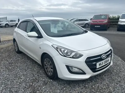 Used Hyundai i30 108 HP (79 kW) 2015 White Hatchback