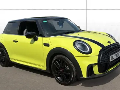 Usado Mini Cooper Sport 136 CV (100 kW) 2022 Amarillo Utilitario