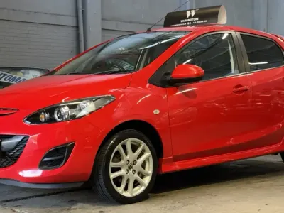 Używany Mazda 2 2014 Czerwony Hatchback