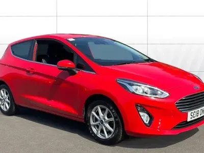 Used Ford Fiesta Zetec 101 HP (74 kW) 2018 Red Hatchback