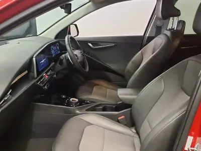 Used Kia Niro 150 kW (204 HP) 2023 Red SUV