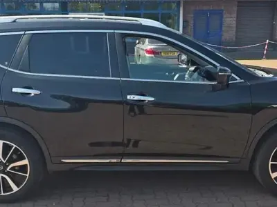 Used Nissan X-Trail Tekna 163 HP (119 kW) 2018 Ebisu black SUV