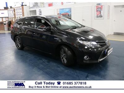 used Toyota Auris Hybrid 