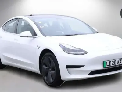 Used Tesla Model 3 Standard Range Plus 239 kW (325 HP) 2020 White Sedan