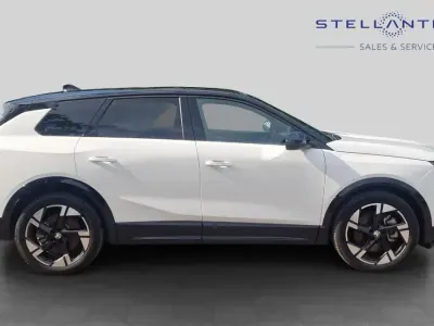 Second-hand Vauxhall Grandland Ultimate 154 kW (210 CP) 2025 Alb SUV